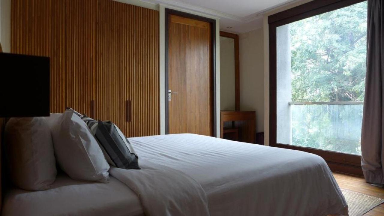 Luxx Langsuan Hotel - Sha Plus Бангкок Экстерьер фото