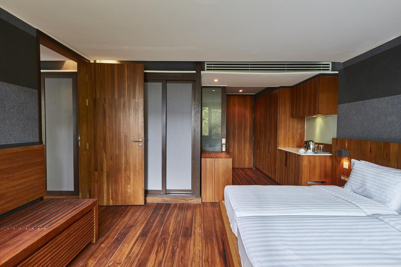 Luxx Langsuan Hotel - Sha Plus Бангкок Экстерьер фото