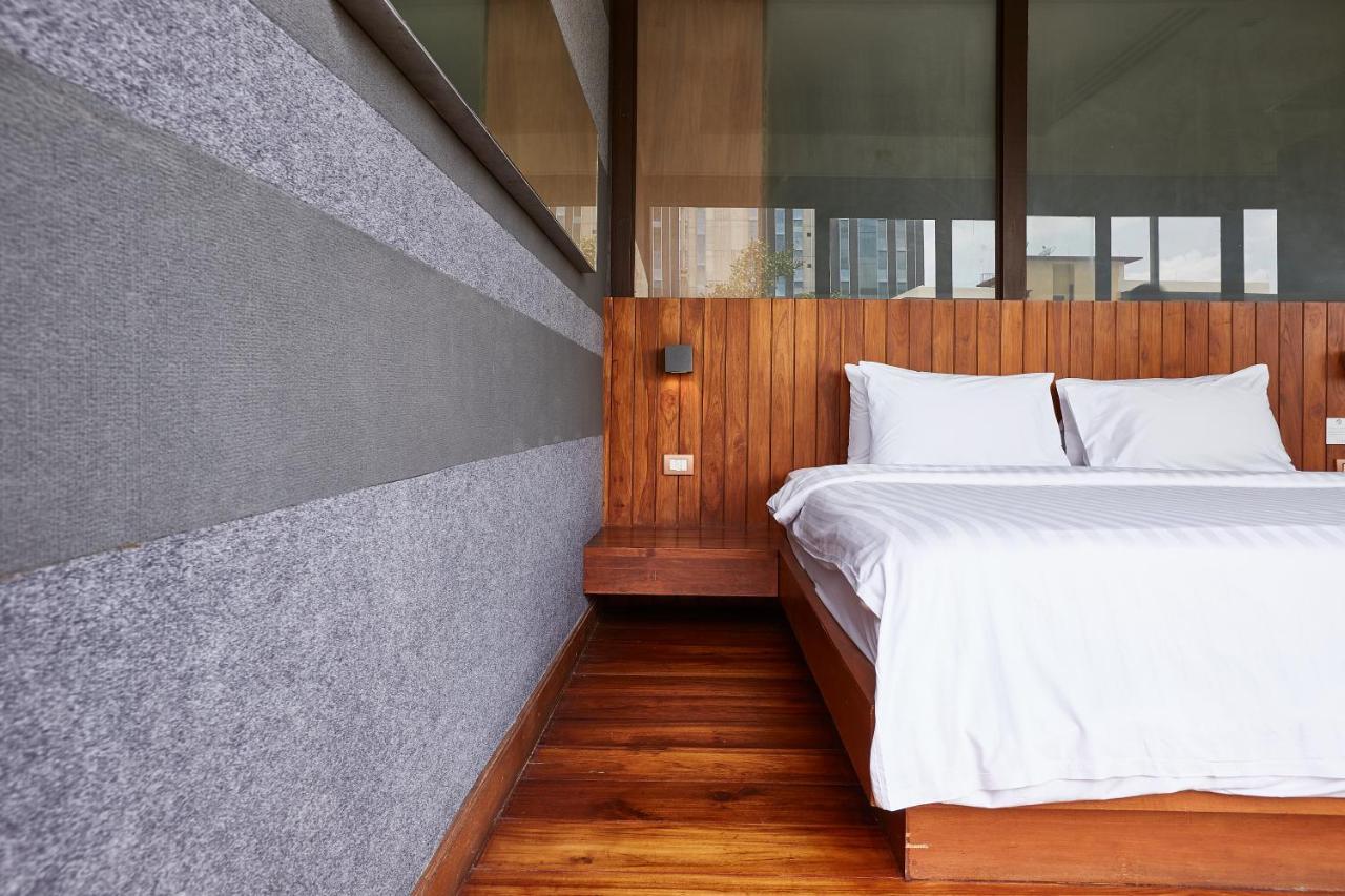 Luxx Langsuan Hotel - Sha Plus Бангкок Экстерьер фото