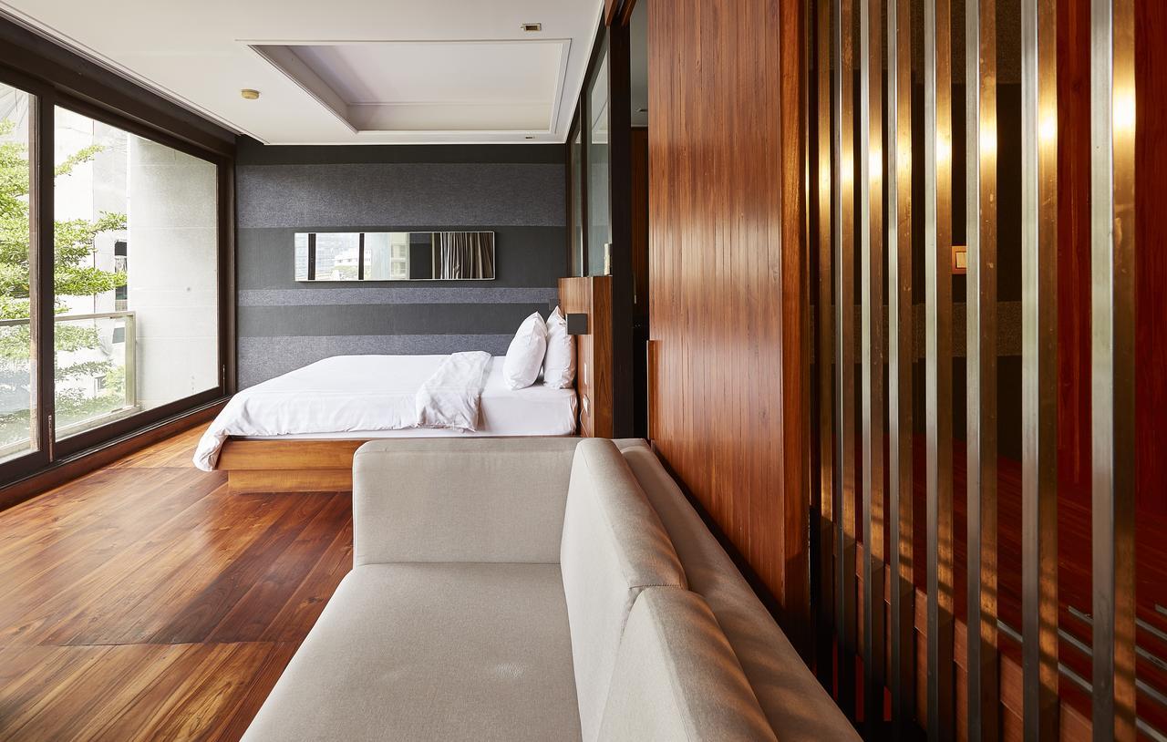 Luxx Langsuan Hotel - Sha Plus Бангкок Экстерьер фото